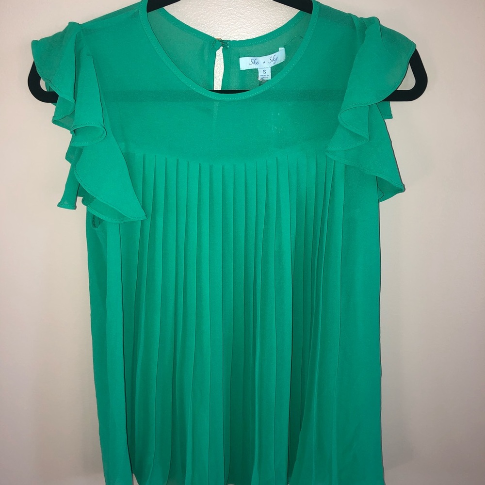 She + Sky Green Ruffled Sleeve Blouse